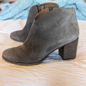 Frye Nora Zip Ankle Booties - Elephant Greige Suede - 8.5B Women